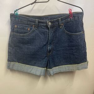 High Rise Cut-off Levi’s 550 Shorts